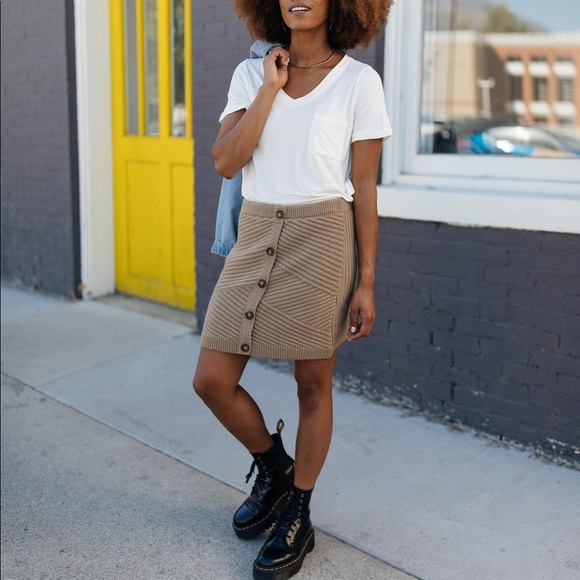 Sadie Ribbed Knit Skirt - Picture 6 of 11